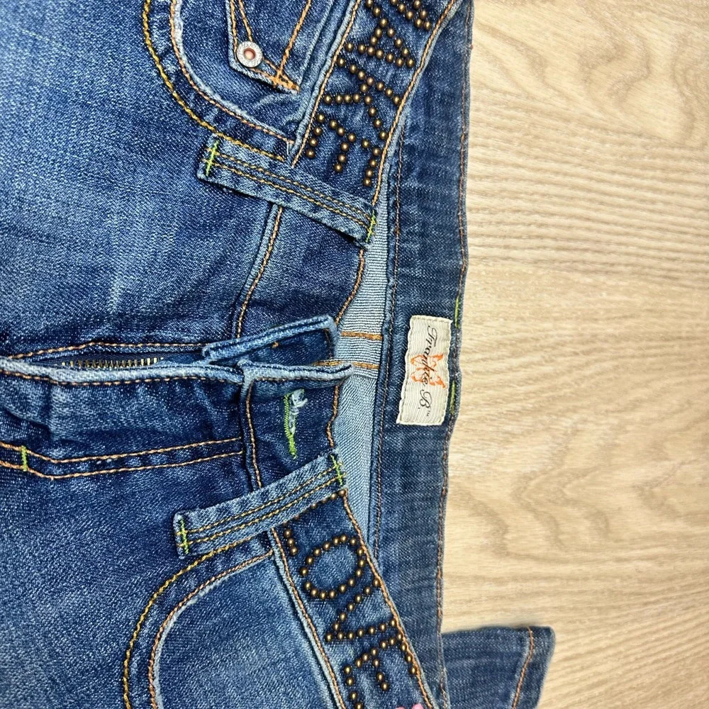 Frankie B Jeans Make Love Not War. - Picture 3 of 9